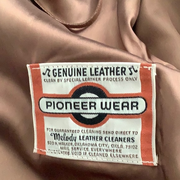 Pioneer Wear genuine leather fringe jacket. Size 40. Excellent condition. - Picture 4 of 9